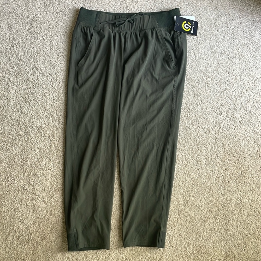 Women’s  capri leggings C9 Champion. Bottle green. XS